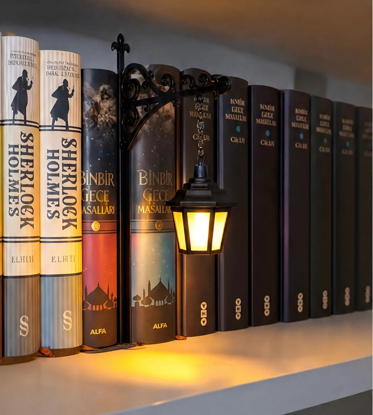 Bookshelf Lighting Lantern